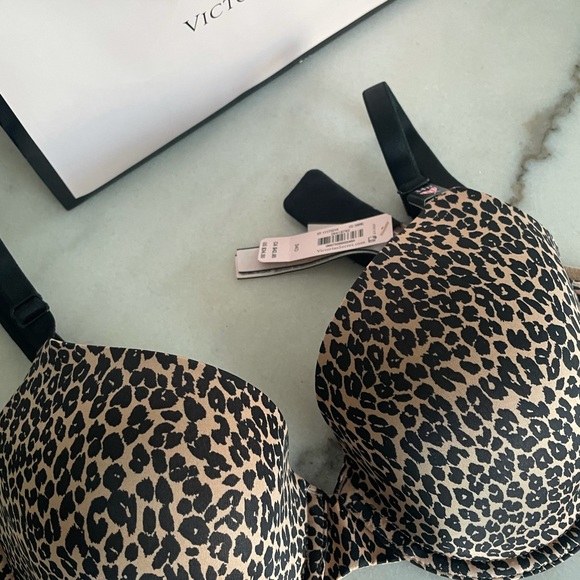 NWT Victoria's Secret 34d black leopard print underwire lightly lined bra - Picture 4 of 12